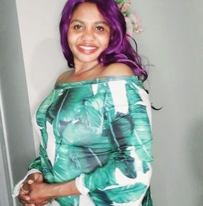 Meet your Posher, Flora